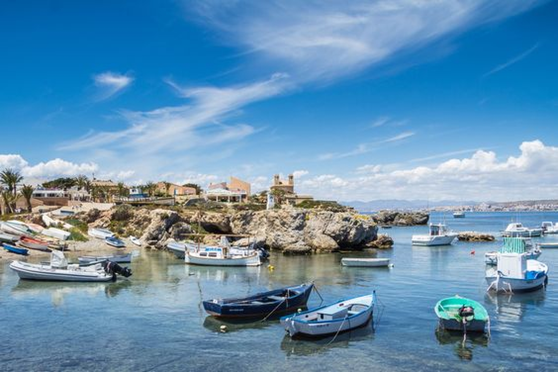 Tour en Velero a Isla de Tabarca, visita guiada y degustación de Caldero de peix