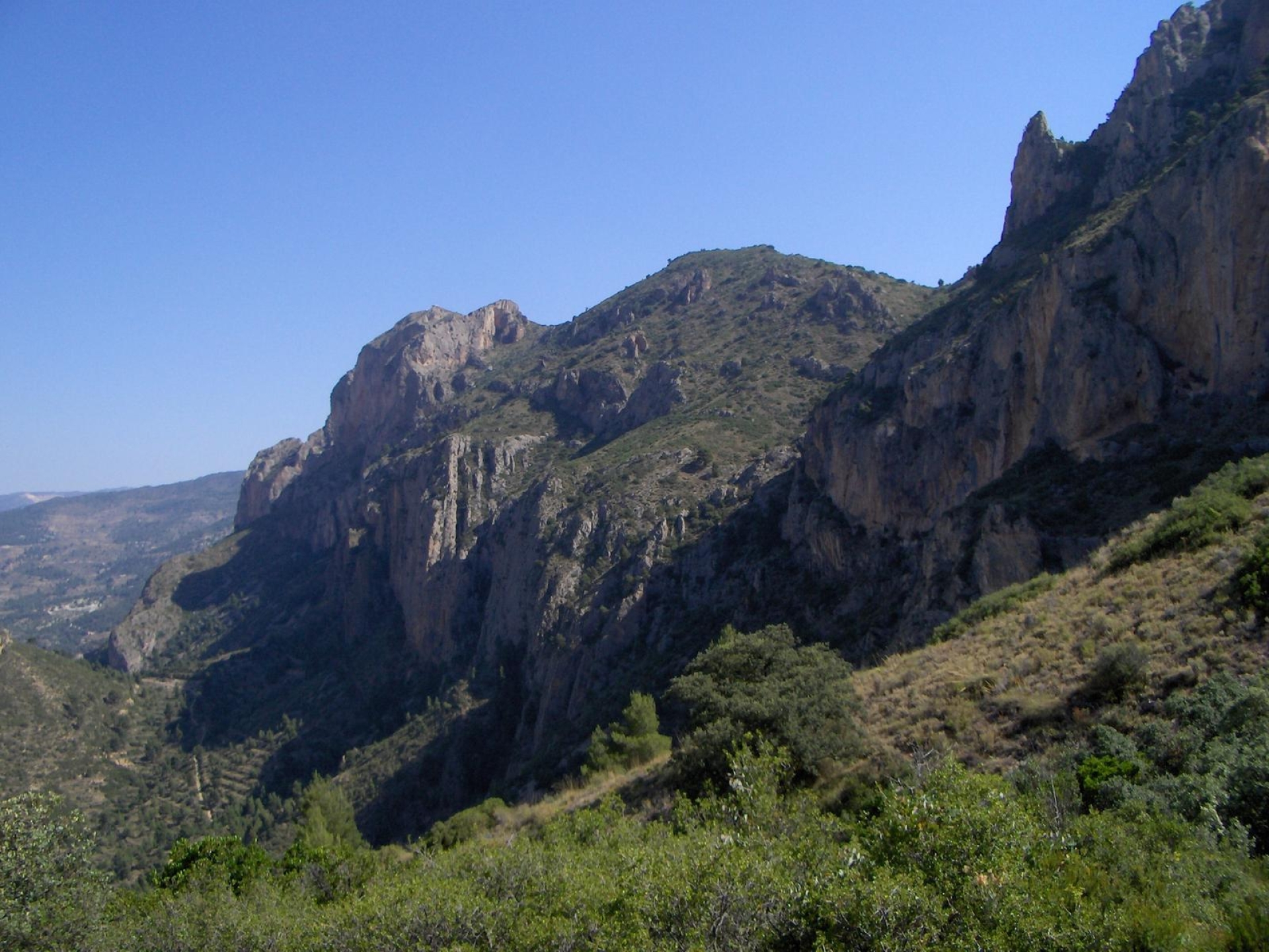 Trekking en Cabeço DÓr en Busot, Cuevas del Canelobre y Museo de música étnica